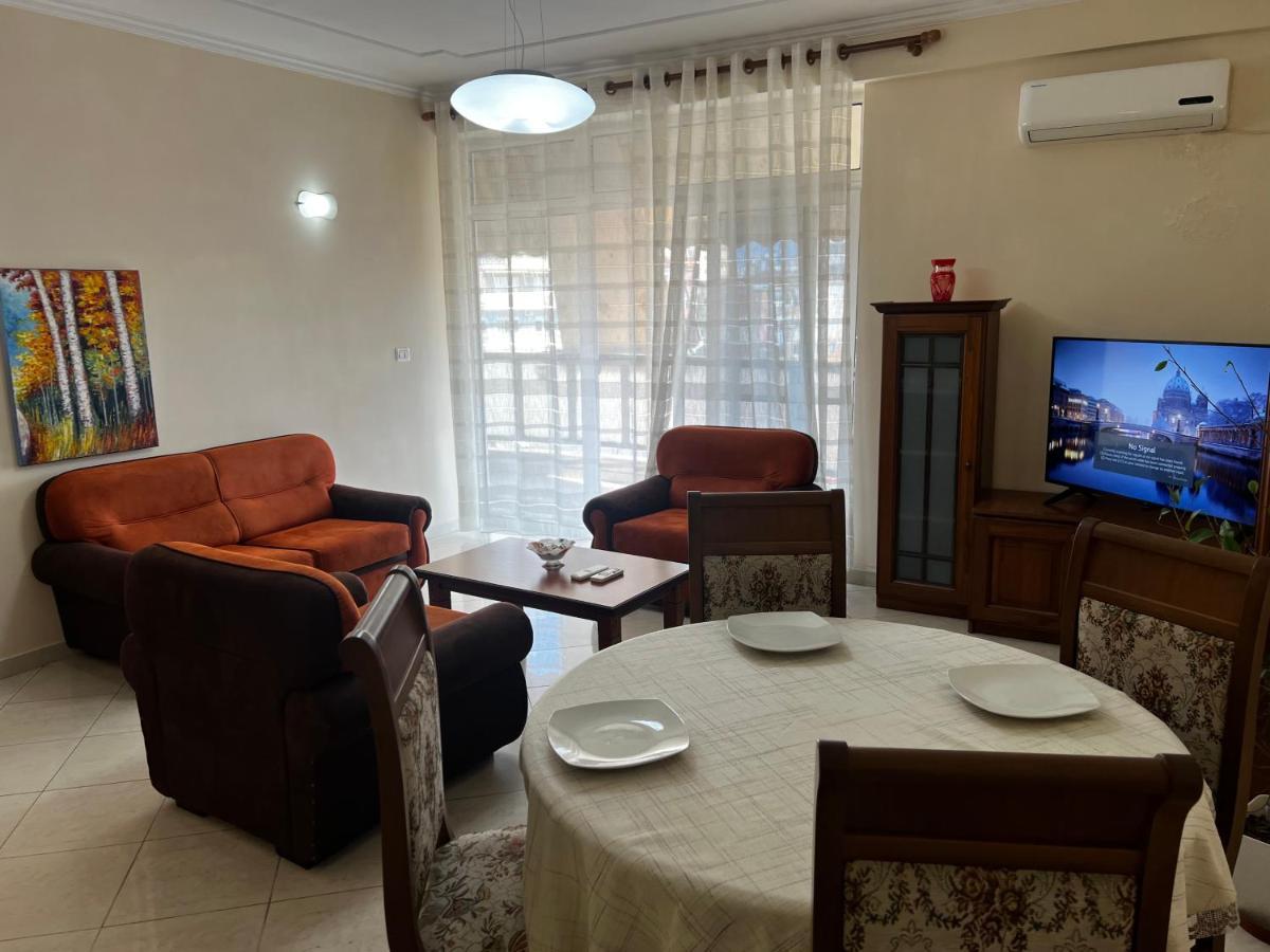City Central Apartment 2 Tirana Bagian luar foto