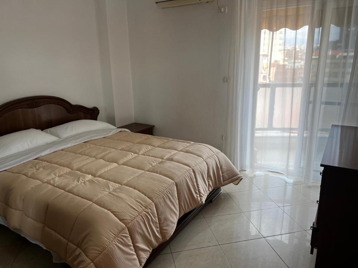 City Central Apartment 2 Tirana Bagian luar foto
