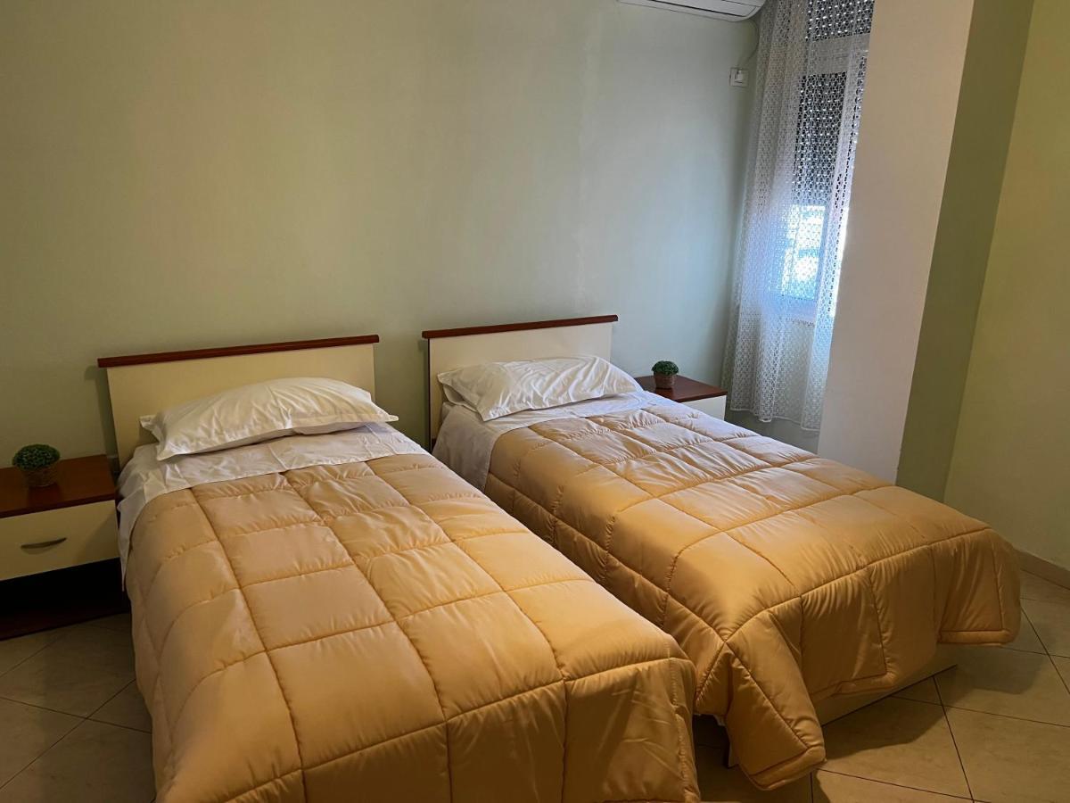 City Central Apartment 2 Tirana Bagian luar foto